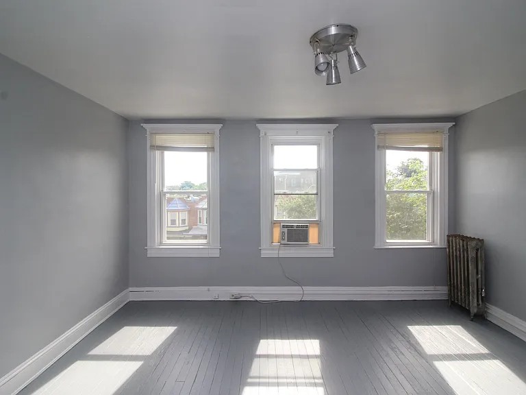 3010 Guilford Ave — Photo 31