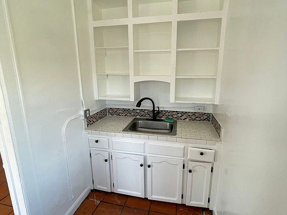 4th image of 417 S Rampart Blvd #11742651