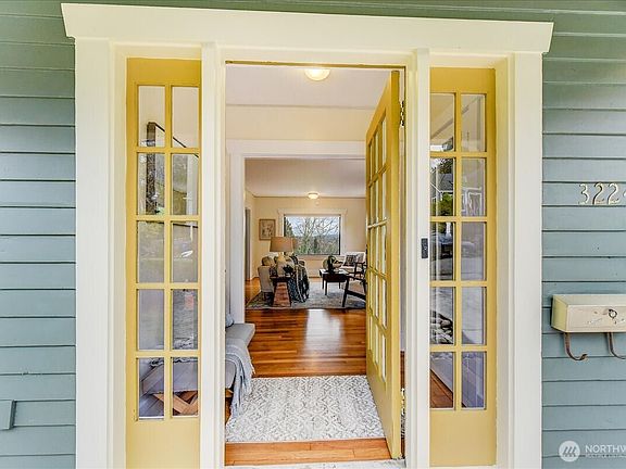 3rd image of 3224 25th Avenue S