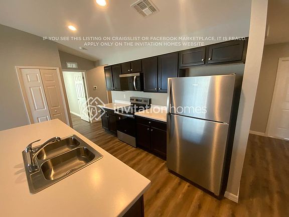 4th image of 211 NW 7th Ter