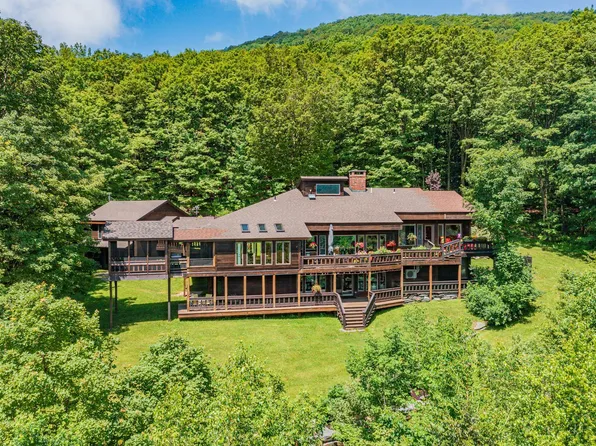 393 Red Tail Lane, Dorset, VT 05251