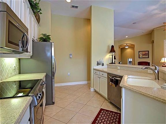 4th image of 20915 Island Sound Cir Unit 202
