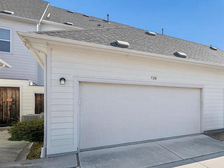 928 Marian Dr — Photo 16