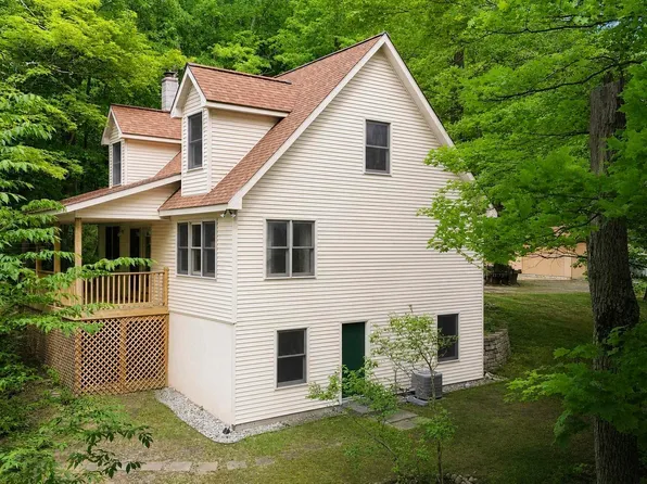 17806 Sweet Lake Rd N, Lake Ann, MI 49650