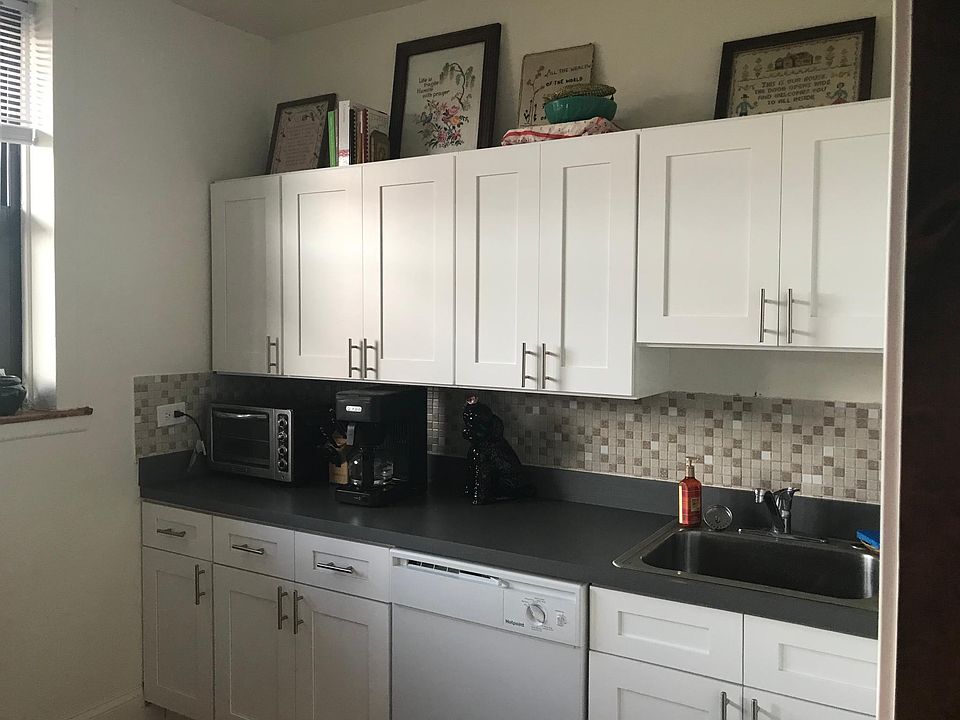 1st image of 1518 W Berteau Ave #3
