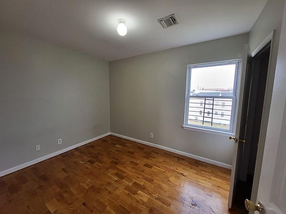 4th image of 742 Bergen St #C