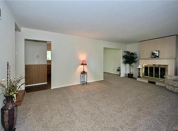 2nd image of 2440 Pinehurst Dr