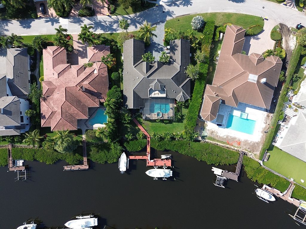 18889 SE Windward Island Ln - Property Image