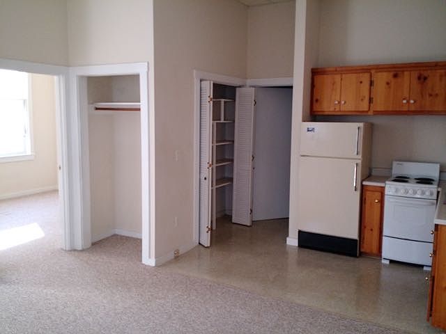 2nd image of 571 Cumberland Ave APT 1