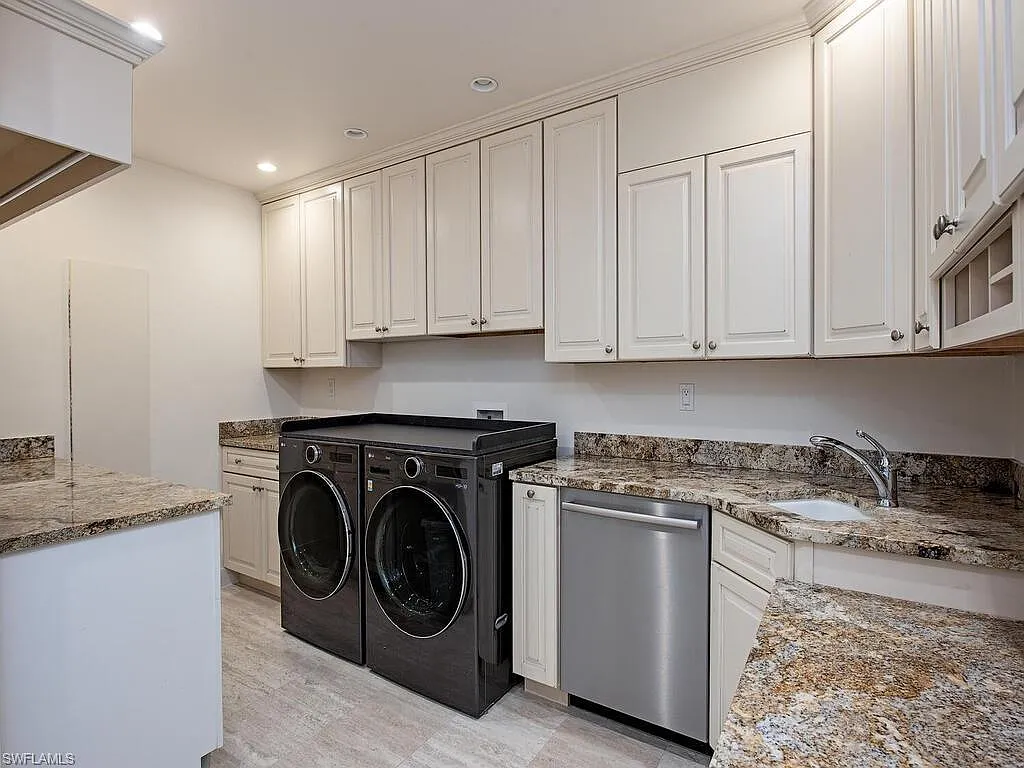 5 bed, 6.5 bath, 5641 sqft, $54,000 — Photo 3