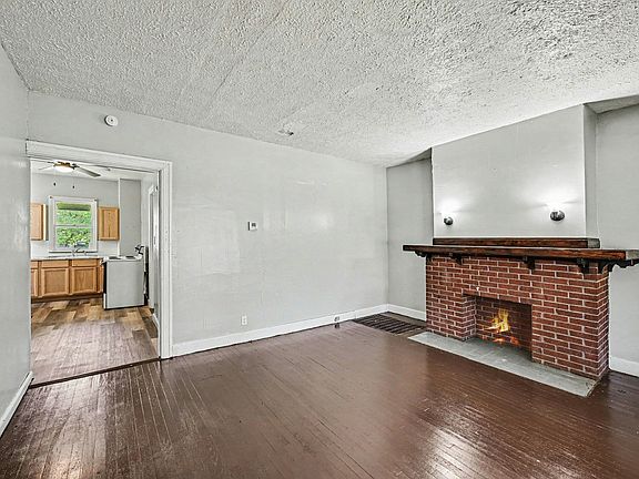 4th image of 427 Kolping Ave #427