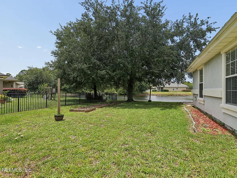 11242 Panther Creek Pkwy — Photo 32