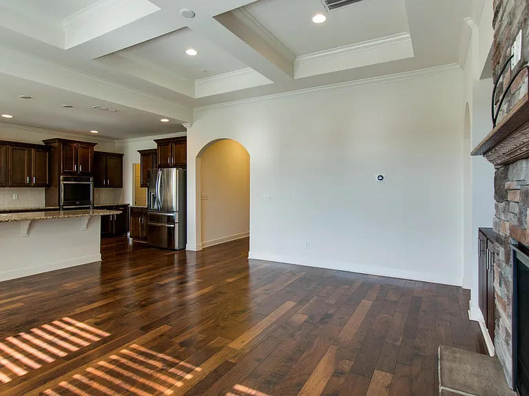 1205 Cressy Ln — Photo 8
