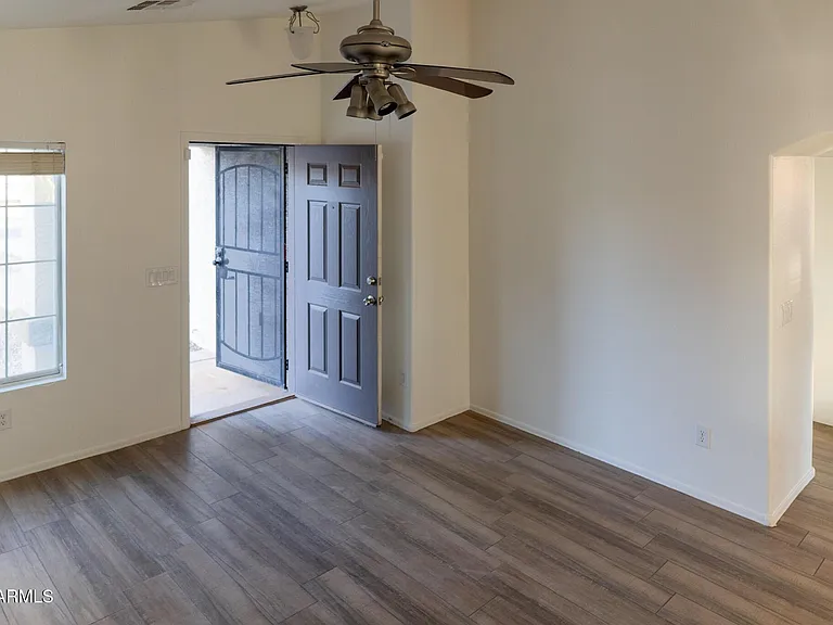 1759 W Wilson Ave — Photo 3