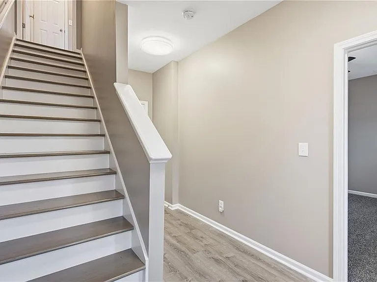 4830 Liberty Plz — Photo 3