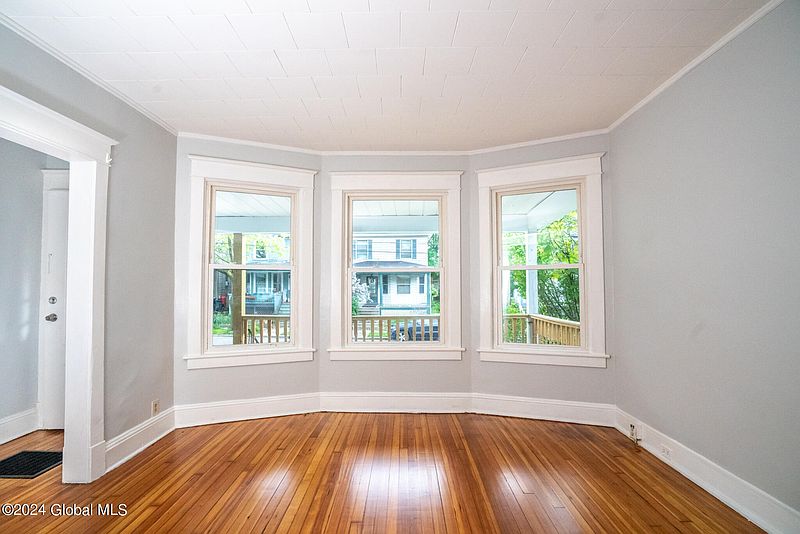 3rd image of 23 Magnolia Terrace