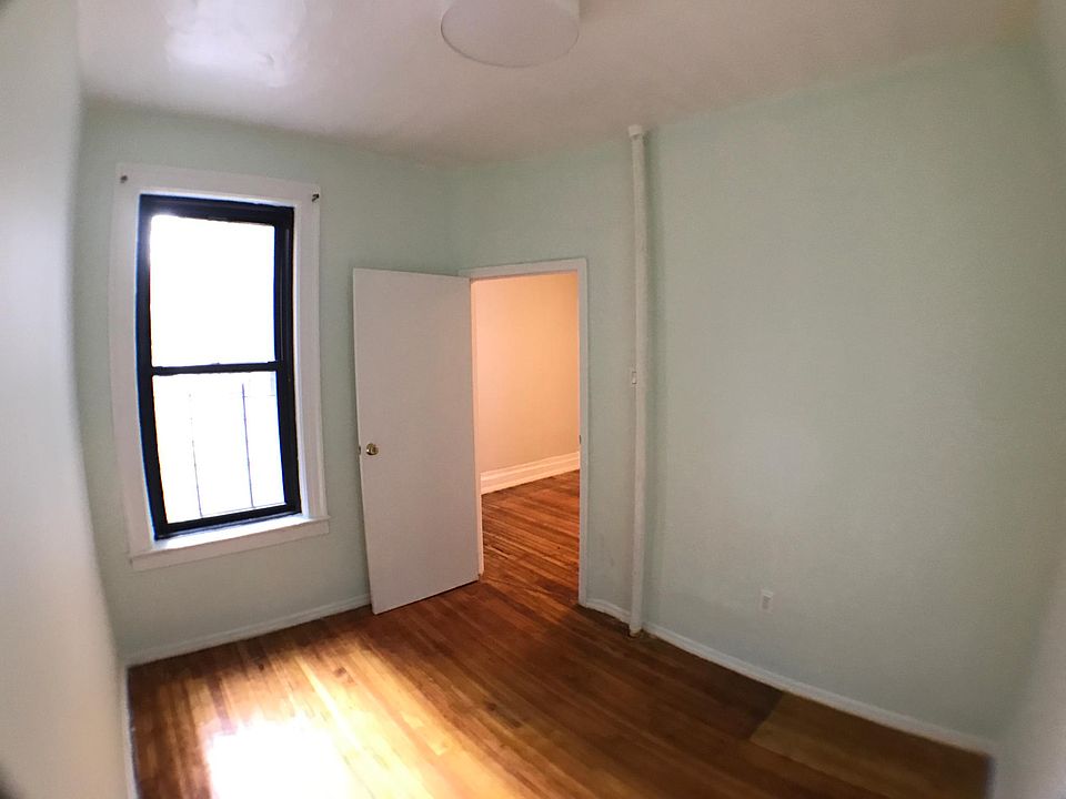 1st image of 319 Bay 11th St #2R