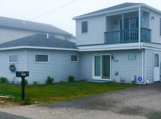 225 Webhannet Dr, Wells, ME 04090