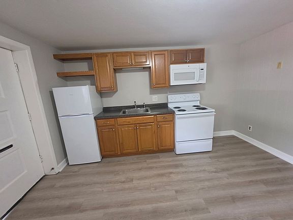 2nd image of 1717 Riverdale St #52