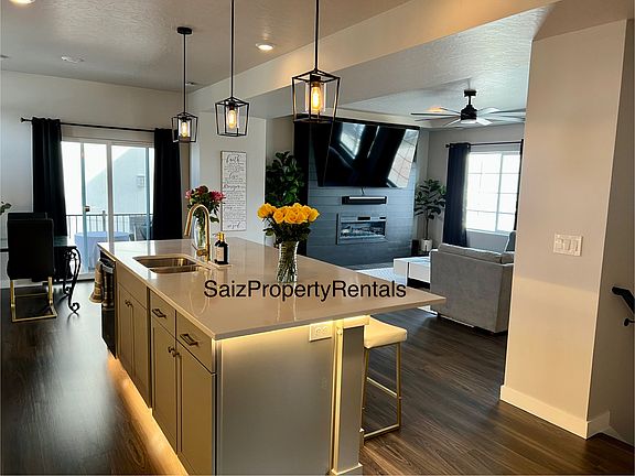 5th image of 42 E Brushy Canyon St