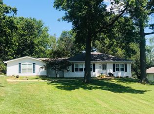 9809 E Watson Rd, Saint Louis, MO 63126