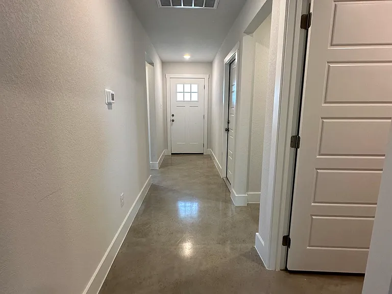 1038 Lexington Dr — Photo 9