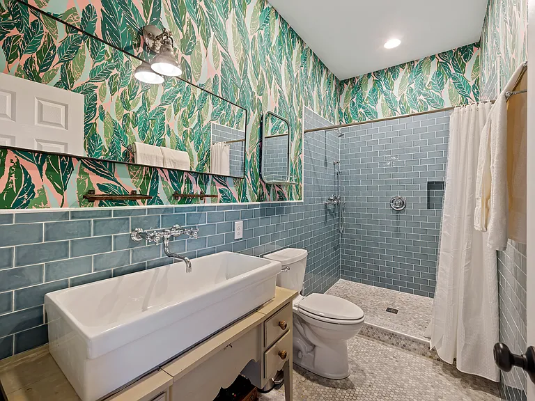 29 Bogard St #B — Photo 3
