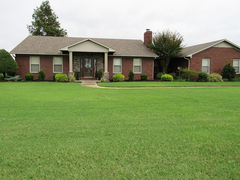 Beautiful Large Lawn 