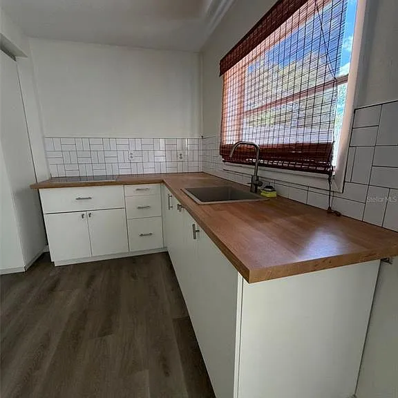 209 W Emily St — Photo 7
