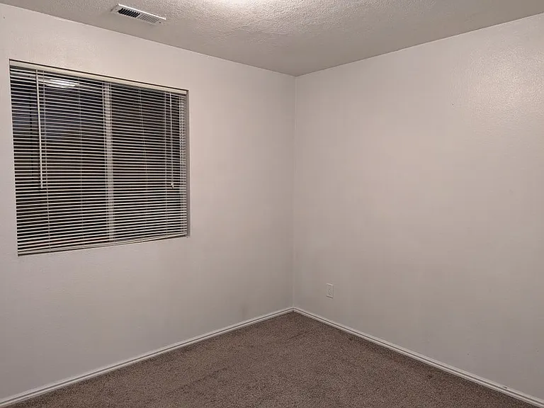 247 N 200 E #1 — Photo 10