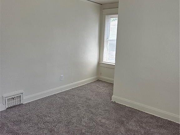 5th image of 2627 College Ave