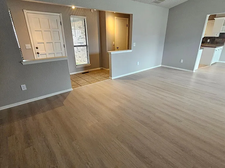 1029 Hunters Glen Cir — Photo 4