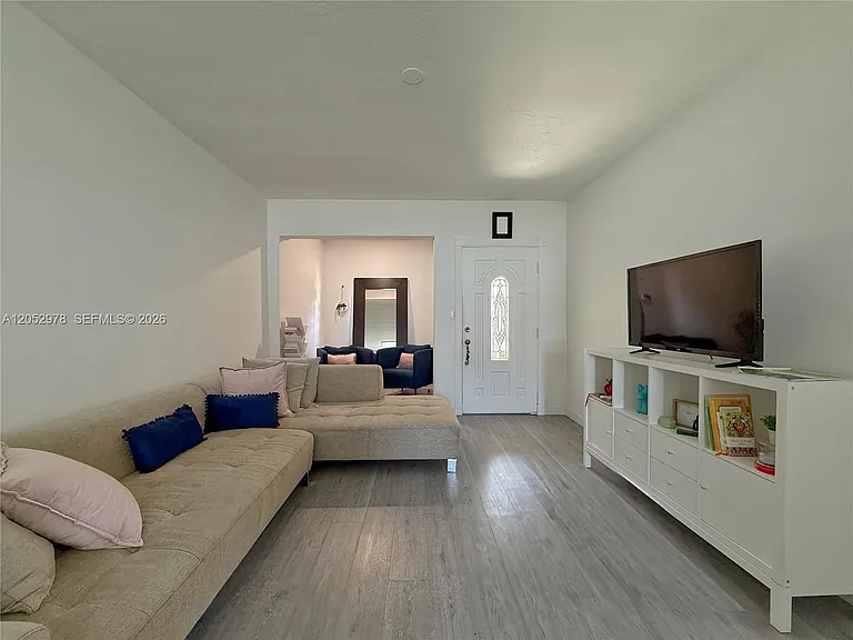 3123 SW 25th Ter #FRONT — Photo 12