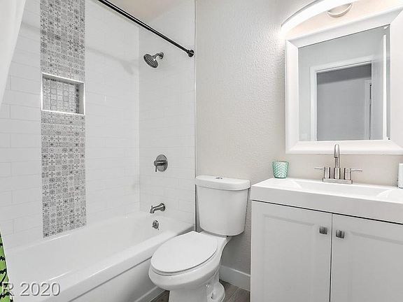 4th image of 700 Carpenter Dr