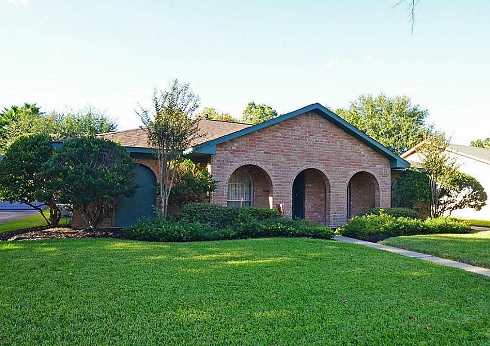 1st image of 21318 Park Villa Dr