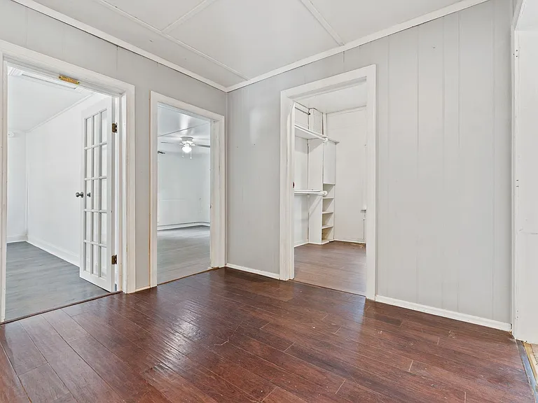 706 N White St — Photo 11