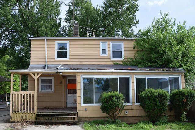 1st image of 572 E Jeffrey Pl