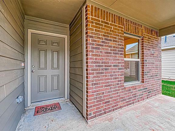3rd image of 191 Bellewood Manor Dr