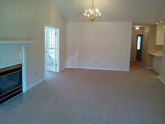 LivingRoom Vaulted Ceilings 