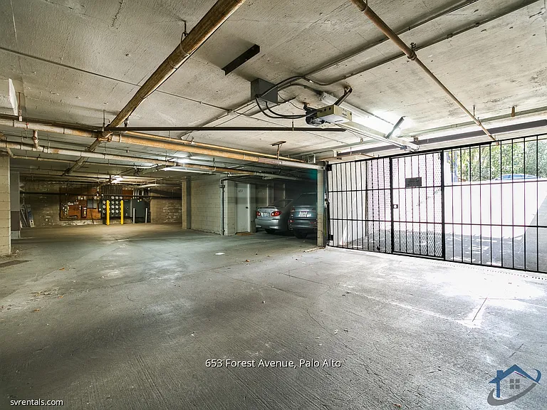 653 Forest Ave — Photo 19