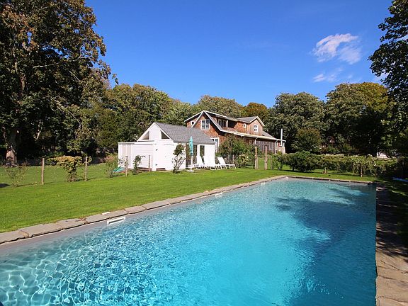 5th image of 72 Hedges Ln