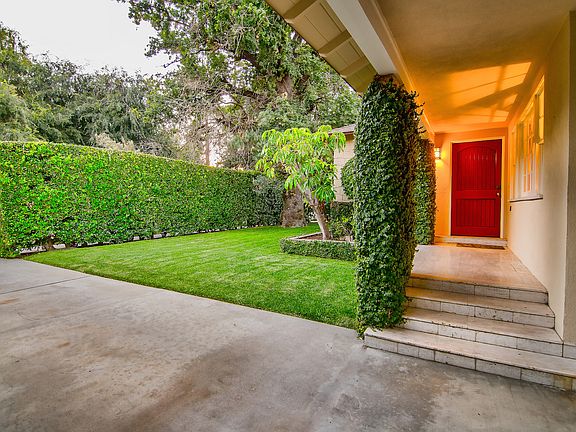 2nd image of 750 S Griffith Park Dr