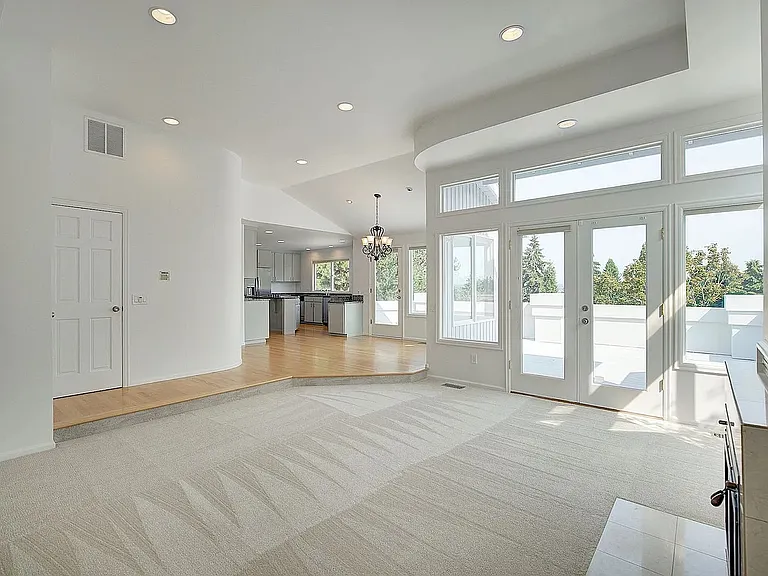 9025 NE 26th St — Photo 11