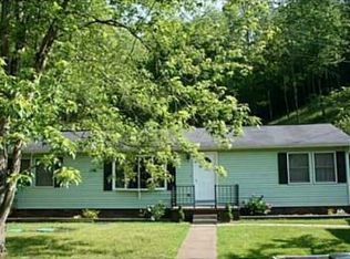 438 Aarons Fork Rd, Elkview, WV 25071