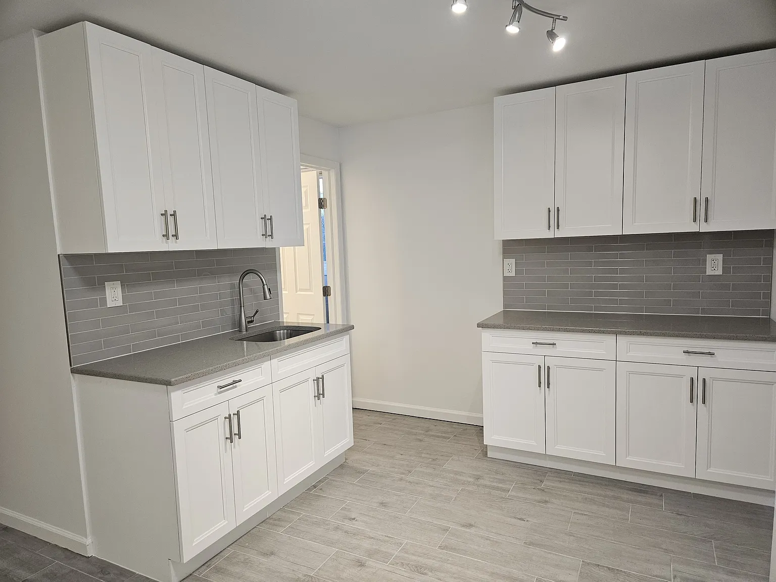 2 bed, $2,450 — Photo 2