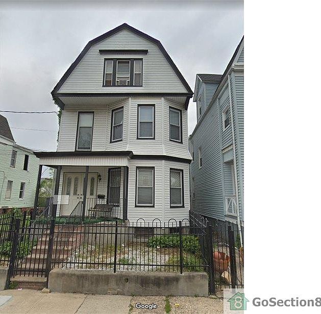 1st image of 66 Hinsdale Pl #3