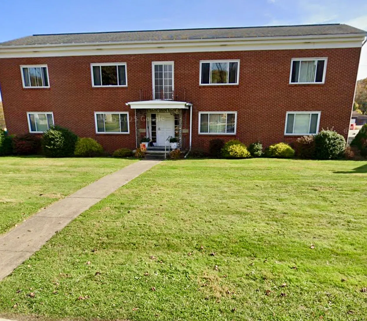 2 bed, 700 sqft, $800 — Photo 1