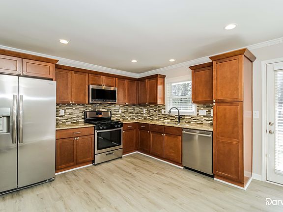 5th image of 2196 Rockwood Dr SE