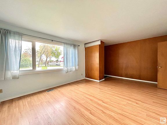 5th image of 13204 83rd St NW
