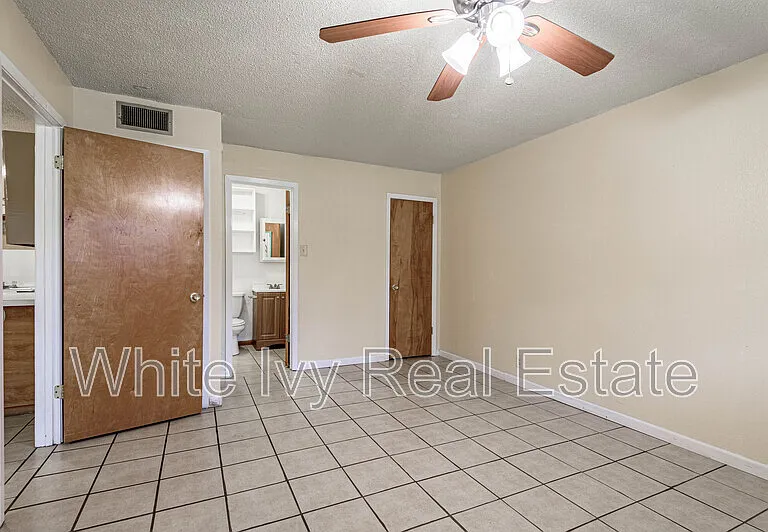 120 McAdams Ln #E — Photo 6